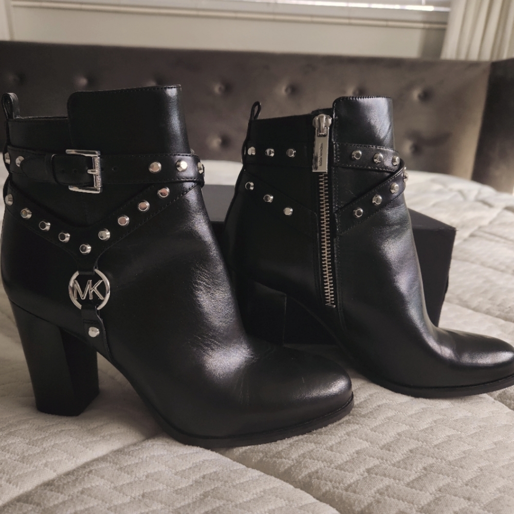 Michael kors ankle boots Blk 6.5 nwot